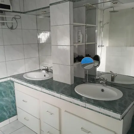 דירה Christiane And Danys For 4 People מונסטר